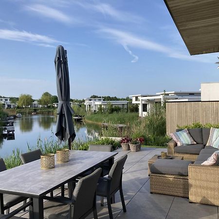 Family Villa With Garden And Jetty Zeewolde Kültér fotó