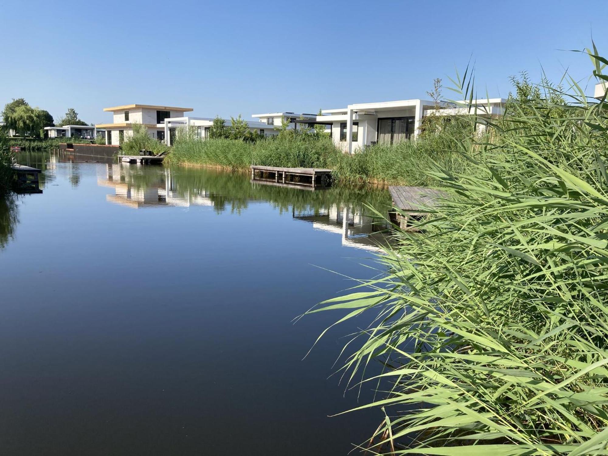 Family Villa With Garden And Jetty Zeewolde Kültér fotó
